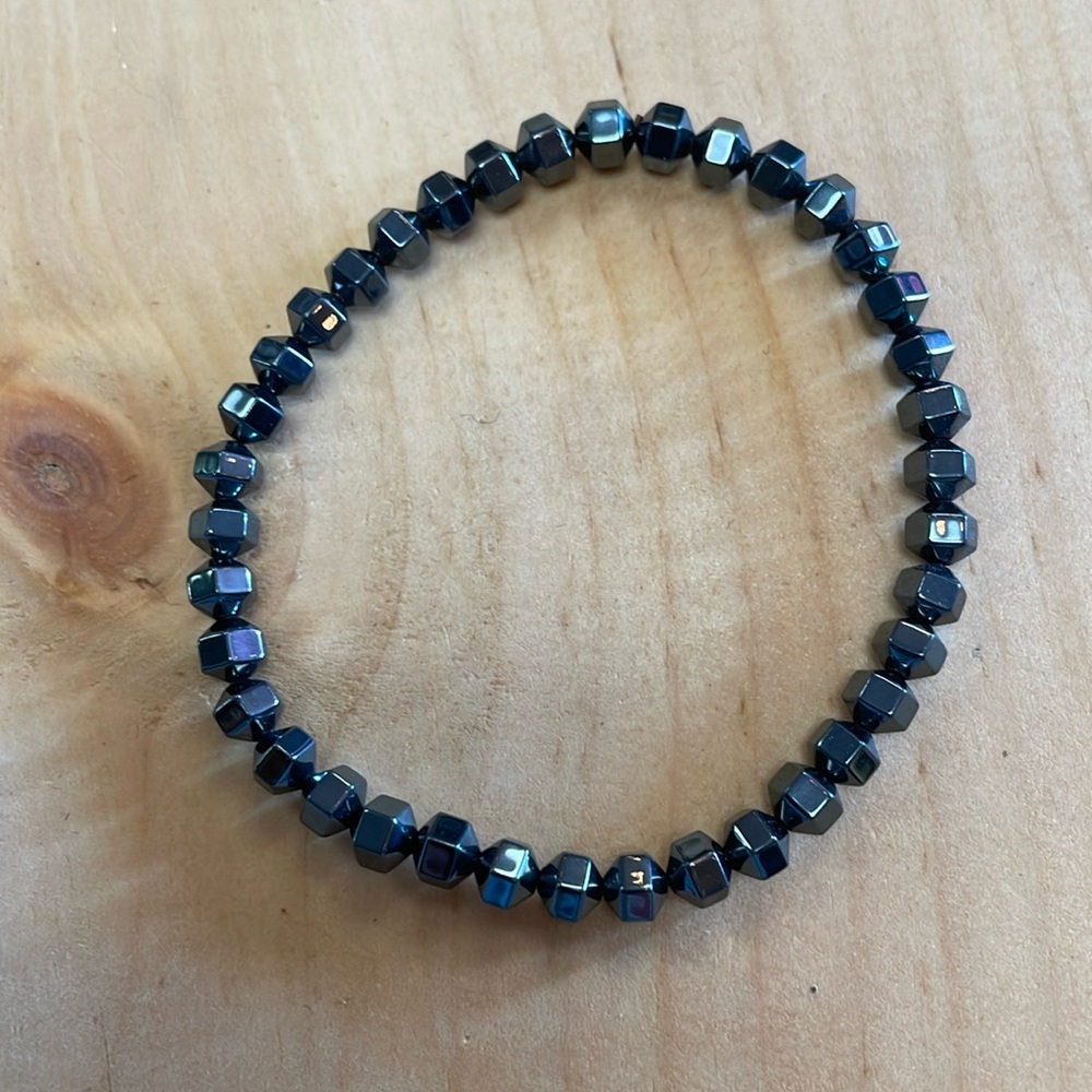 Geometric beads stretch bracelet